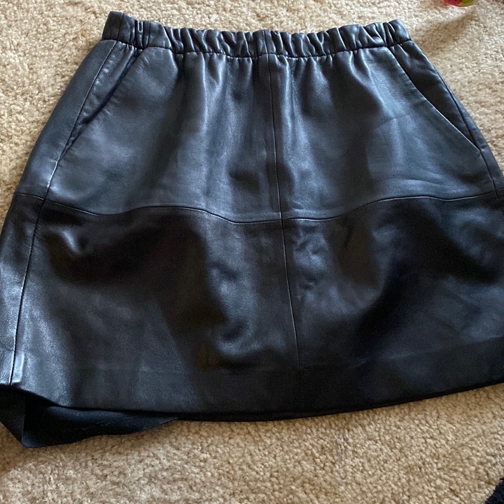 Vince leather skirt size xs